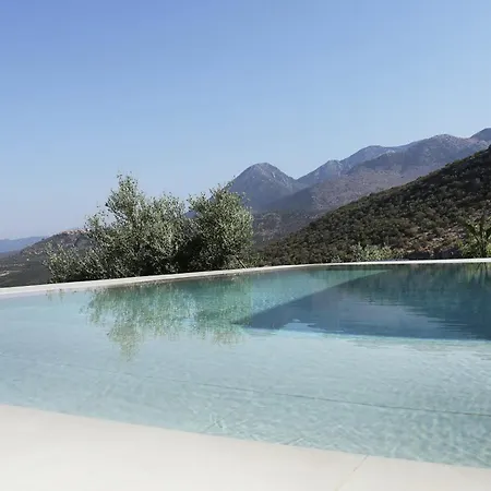 Villa Alisseos Pigi (West Mani)