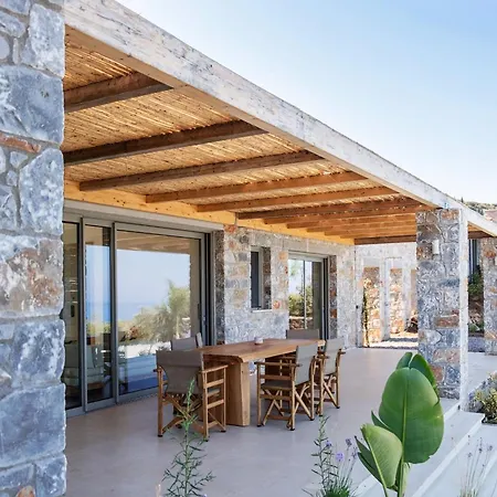 Villa Alisseos *